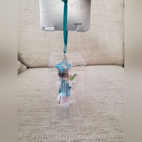 ✨DISNEY✨ NEW! - Mickey Selfie Graduation Ornament - Picture 9 of 12